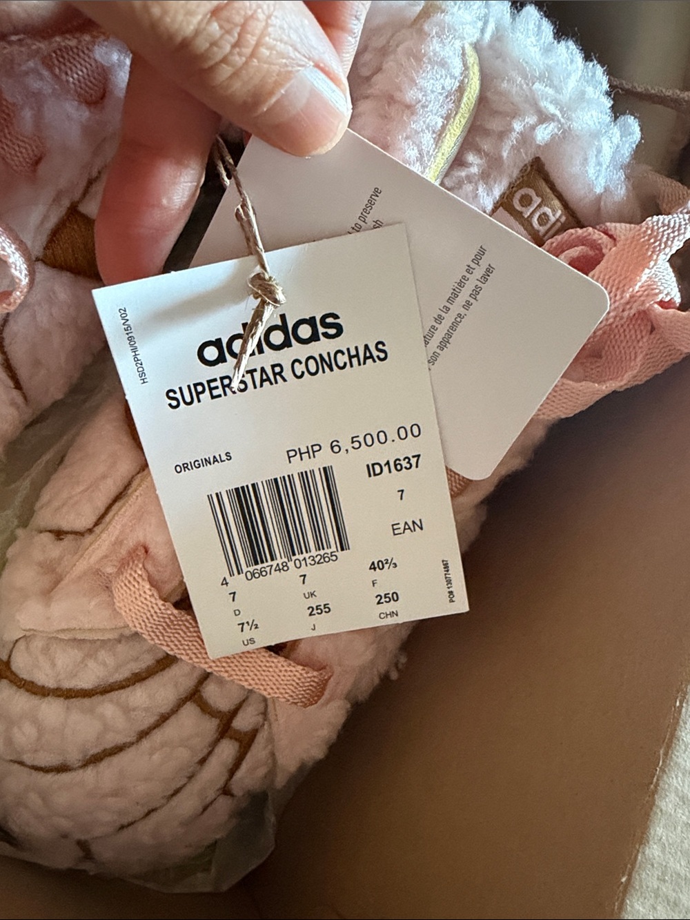 ADIDAS Pink CONCHAS Shell-Toe Sneakers with Gold Accents - Picture 5 of 5